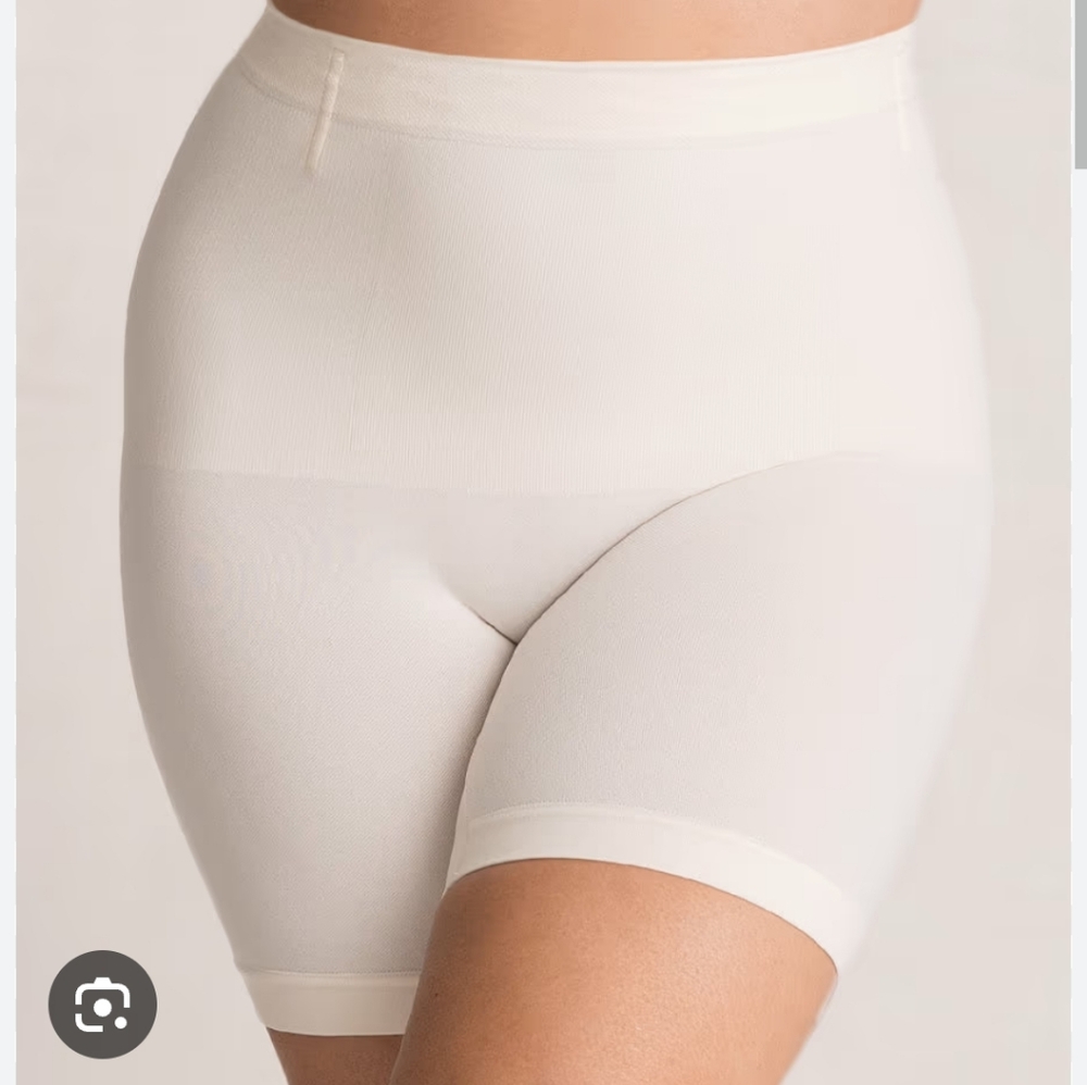 Shapermint All Day Every Day Mid-Waisted Shaper Shorts Sz M/L Beige Shapewear